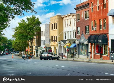 downtown greenwich ct shopping.